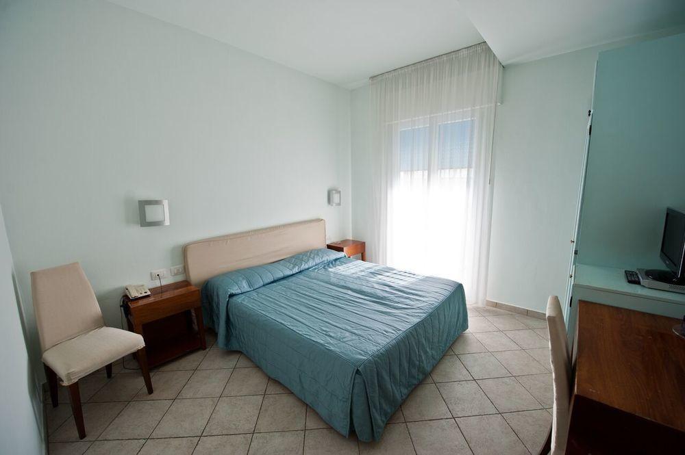 Alba Hotel Marina di Ravenna Buitenkant foto