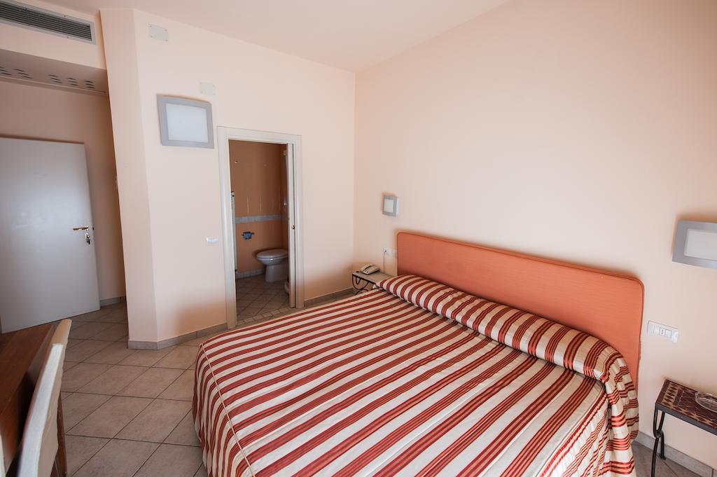 Alba Hotel Marina di Ravenna Buitenkant foto
