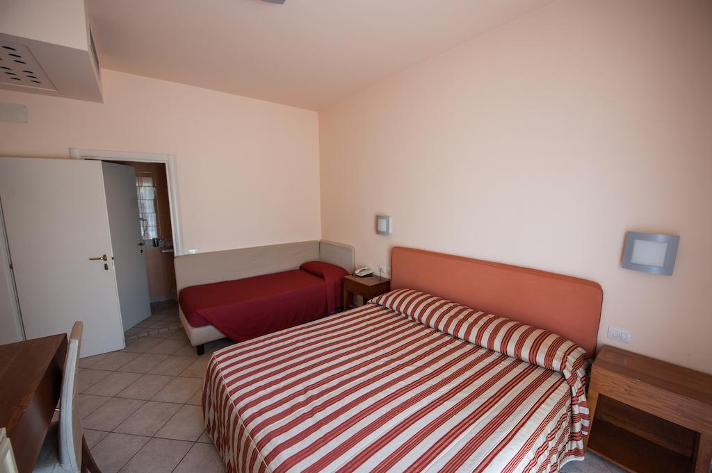 Alba Hotel Marina di Ravenna Buitenkant foto