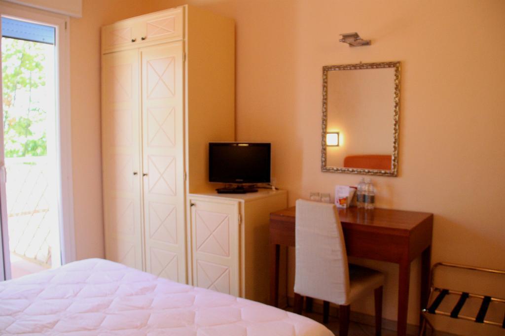Alba Hotel Marina di Ravenna Buitenkant foto