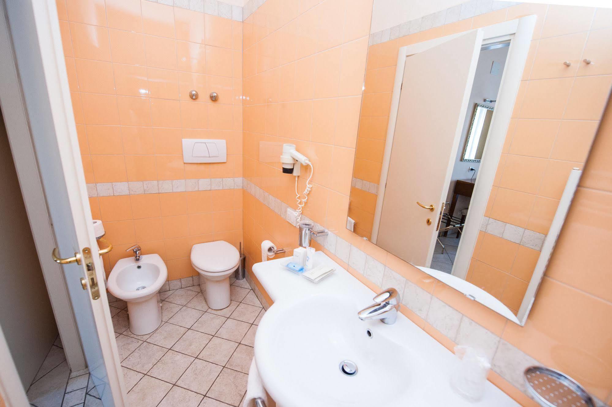 Alba Hotel Marina di Ravenna Buitenkant foto