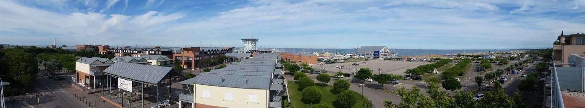 Alba Hotel Marina di Ravenna Buitenkant foto