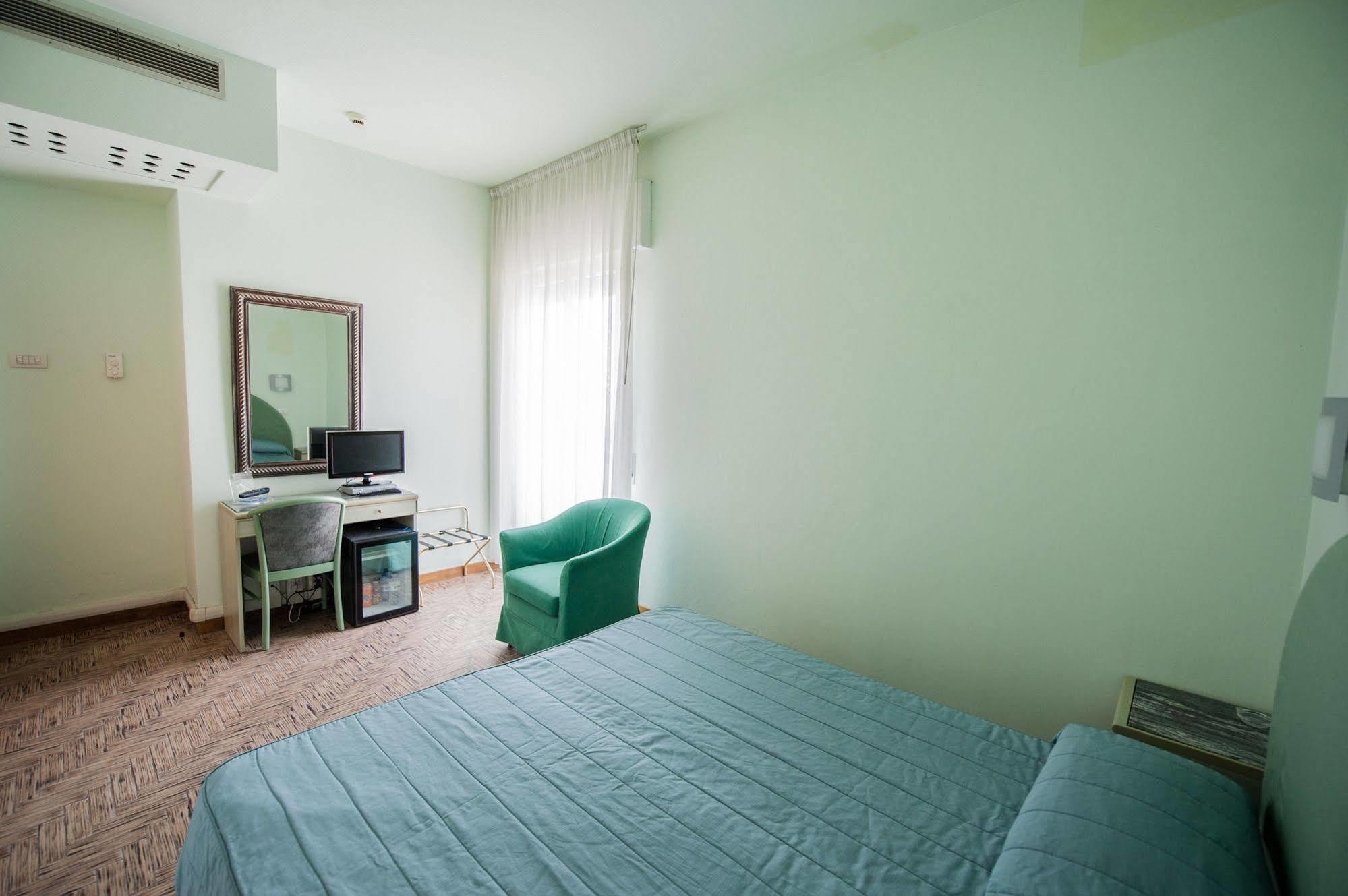 Alba Hotel Marina di Ravenna Buitenkant foto